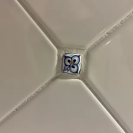 The House Between The Lakes فيلة Laino