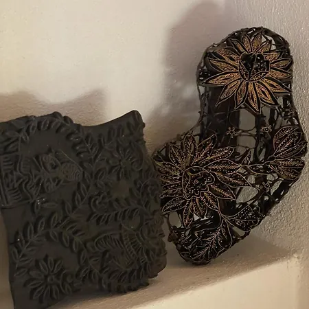 فيلة The House Between The Lakes Laino