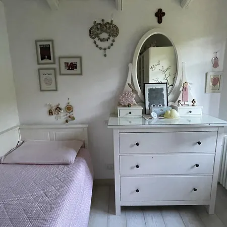 The House Between The Lakes * Laino